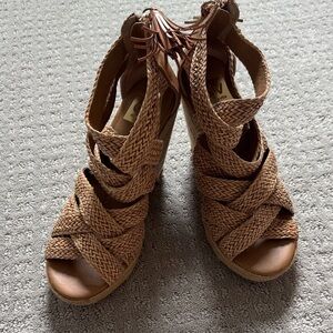 Dolce Vita Woven Tan Women’s Wedge Sandals